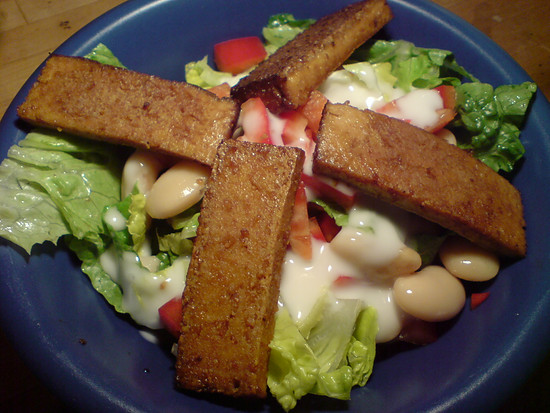 Kleiner Salat mit Tofubruststreifen