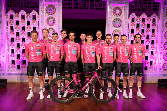 van rysel roubaix presentation la piscine roubaix 10-01-2025 photo laurent s