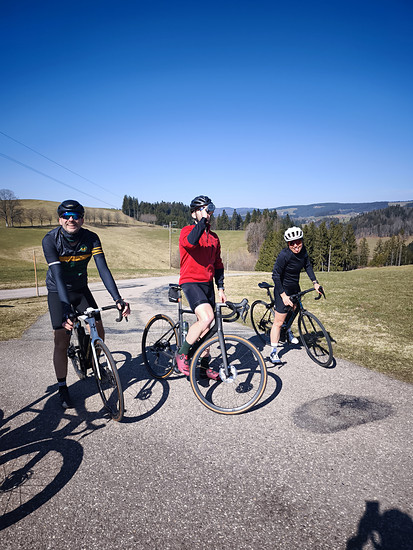 BFCS SIXPACK SpringRide SeasonOpener 🌞🔥nur beste Laune und gute Unterhaltung ganz ohne ein 🤬 oder gar 🖕überragend schöner Tag 🤩 lieber kurz/kurz zu Hause als in die Ferne schweifen 🤪