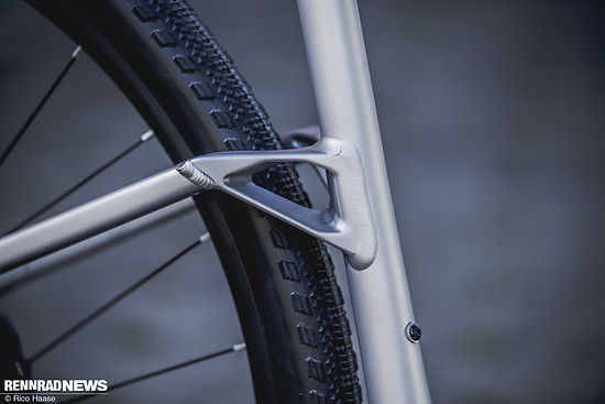 Die Sitzstreben-Anbindung ist aufwendig gestaltet.