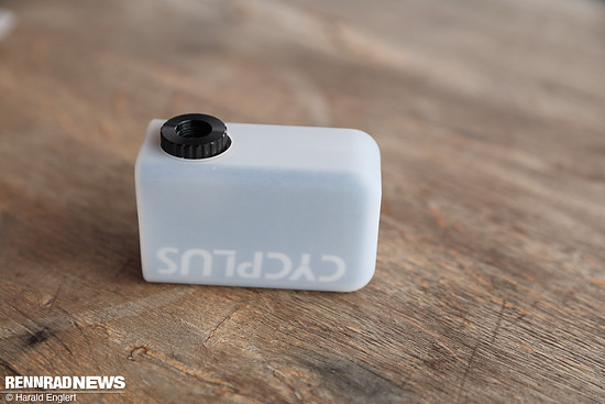 Eine Hülle schützt das Gerät vor Schweiß und mechanischer Beanspruchung