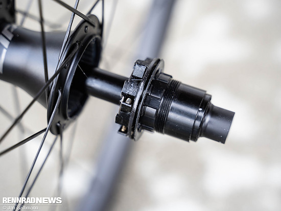 …werkzeuglos demontier- und tauschbar.