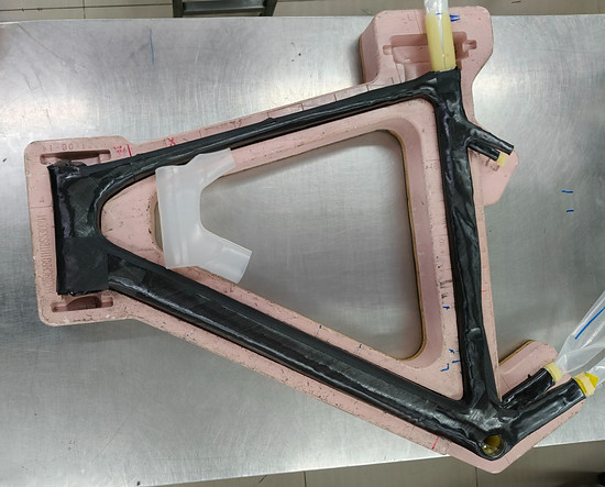 Auch Colnago profitiert von den Fortschritten beim Carbon-Rahmenbau