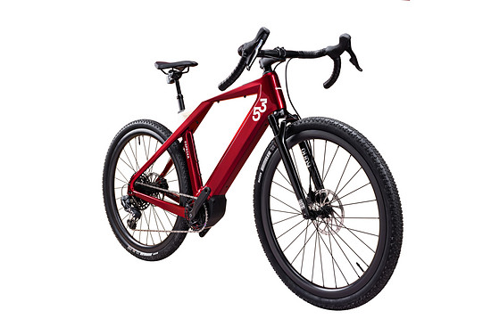 Mit RockShox Rudy Ultimate, der elektrischen Reverb AXS Variostütze und X01 Eagle Schaltung gehts ganz Richtung Offroad beim Paprika 53.