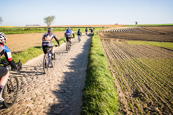 Auch hier bin ich stolz auf meine Linienwahl, mit der ich mich an der Gruppe vorbeischiebe