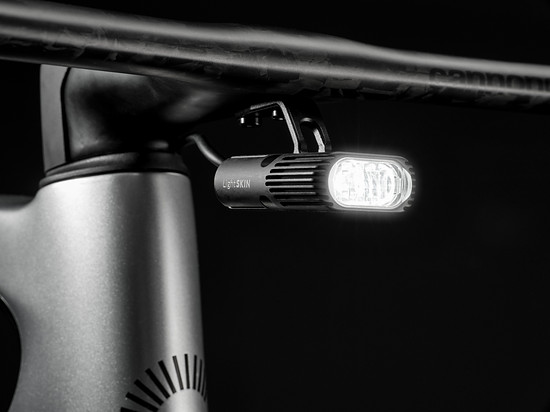 Die Beleuchtung wird über den zentralen Smart Sense Akku mit Energie versorgt.