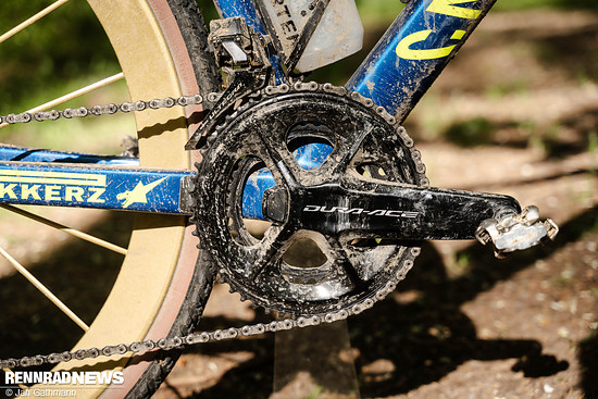 Für Kw-starke Beine: Dura Ace Kurbel mit 52-36 Kettenblättern.