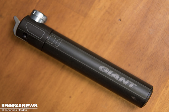 …die Pumpen sind baugleich. Nur kleinste Designunterschiede am Pumpenkopf