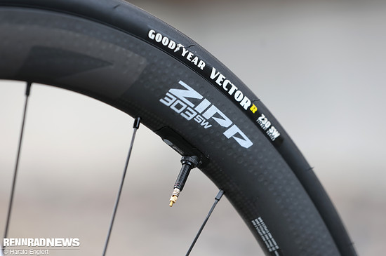 Zipp 303 SW.