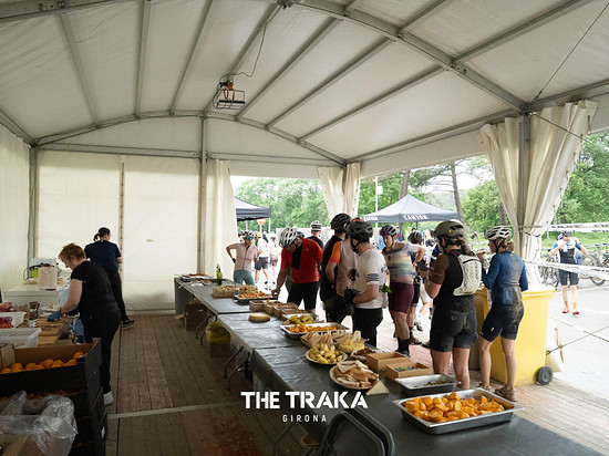 Die Verpflegung bei Kilometer 60 lässt keine Wünsche offen.