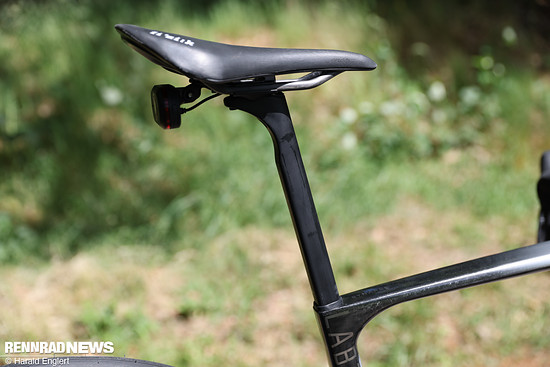 Die lange Sattelstütze trägt maßgeblich zum Komfort bei.