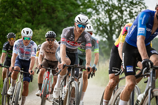 Nach knapp einer Runde holen mich die Profis ein.