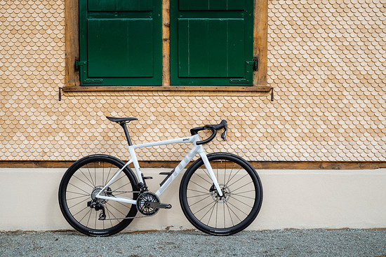 Teammachine SLR 01 three (5)