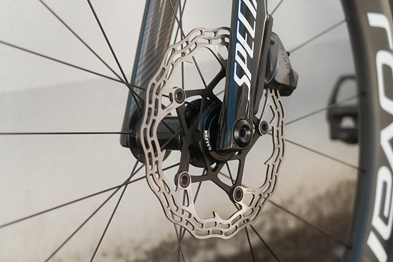 Die Galfer Shark Disc montiert auf einem Tarmac SL7