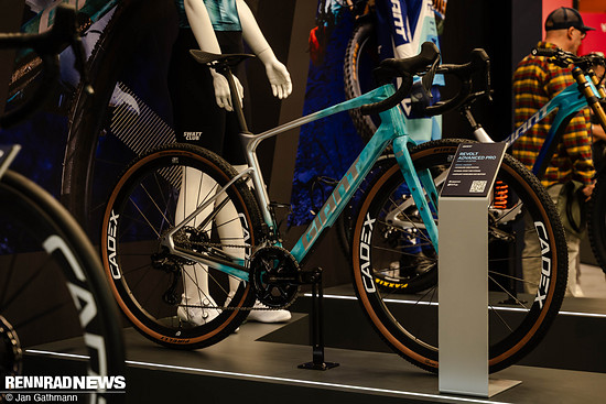 Das Giant Revolt Advanced in Sonderlackierung, wie es das Swatt Club Team fährt.