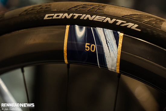 …und den Laufrad-Decals ist das Design duchgezogen.