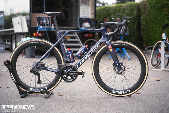 Das Lapierre Xelius DRS von Pavel Bittner bei Team Picnic Post NL ist ein leichter Aero-Allrounder.