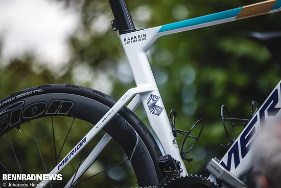 Bahrain Victorious-16