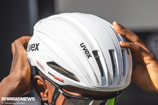 Der Eritreer fährt den Uvex Surge MIPS