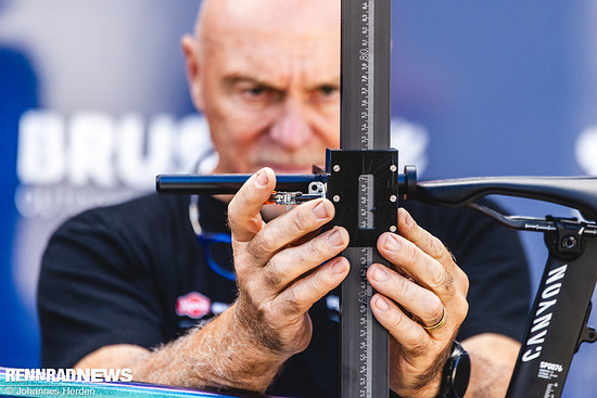 Genaue Höhen für die Canyon Aeroads bei Alpecin.