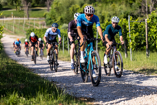 Ich konnte das Grevil F7 auf einer kurzen Runde in Italien fahren