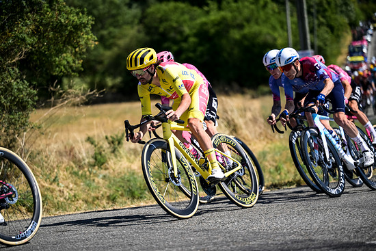 Ben Healy genießt seine Zeit in gelb.