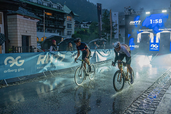 Beim Night-Sprint gab es spektakuläre Action zu bestaunen.
