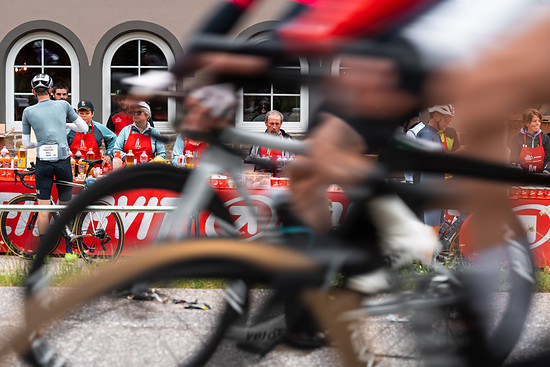 Die Verpflegungsstationen sind dicht entlang der ganzen Strecke verteilt; man muss sie nur nutzen