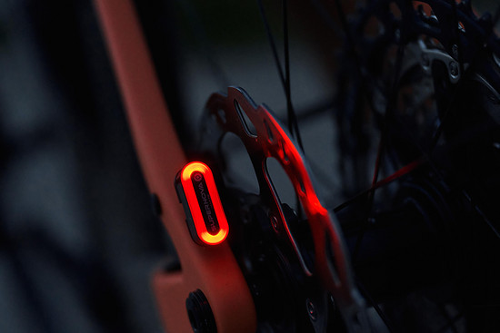 Je nach Version ist auch eine Lichtanlage mit an Bord ...