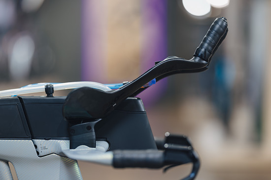 Die Höhen- und Winkelanpassung erfolgt über Spacer.