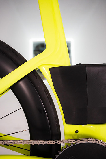 ... das ganze soll auch in unabhängigen Windkanaltests bewiesen worden sein.