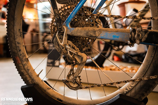 Mullet Set-up mit MTB-Kurbel für steile Anstiege.