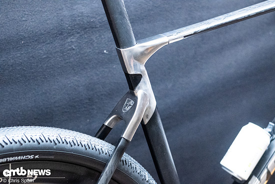 Mit nur 0,8 mm Wandstärke sind die eigens entwickelten Muffen dünn – das soll möglichst viel Gewicht sparen.