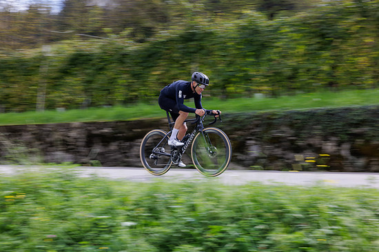 Tempo-Bolzen auf flachen Strecken macht Spaß