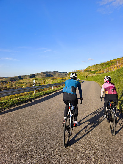 Kaiserstuhl- Liebe 🧡 in angenehmer Begleitung ☺️ und kurz/kurz geht noch bis Sonnenuntergang 😅