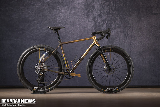 Das Mason Cycles Exposure x Cicli Barco mit im Lack und Verarbeitung mit Federgabel aus einem Guss.