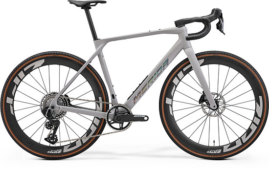 ... oder Silk Grey für 5.999 Euro.