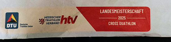 Wettkampf mit Crosser auf crossigem Gelände