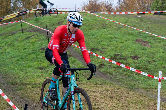 SCCC #8 Bad Oldesloe, Streckenbesichtigung/Warmfahren und Rennen.
Wieder in der Spur, P5 von 27 Startern.