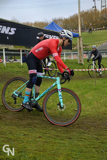 SCCC #8 Bad Oldesloe, Streckenbesichtigung/Warmfahren und Rennen.
Wieder in der Spur, P5 von 27 Startern.