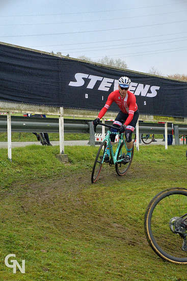 SCCC #8 Bad Oldesloe, Streckenbesichtigung/Warmfahren und Rennen.
Wieder in der Spur, P5 von 27 Startern.