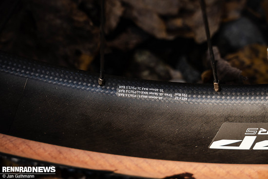 Die Innenweite von 32 mm sorgt auch für gutes Fahrverhalten bei niedrigen Luftdrücken.