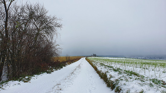 Etwas Schnee und trübes Wetter