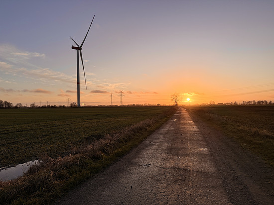 Sundowner am Windrad