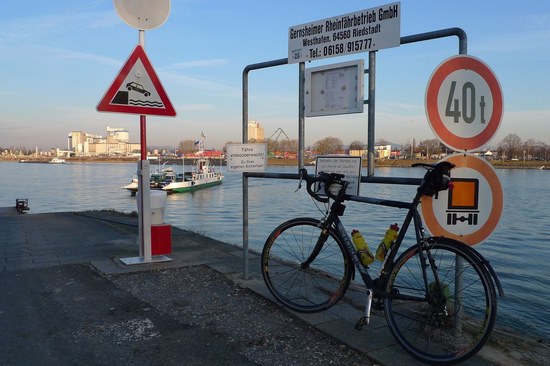 Rheinfähre Gernsheim