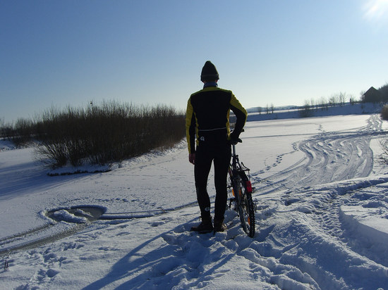 "Landschaft mit Biker"